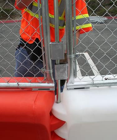 Water-Wall Fence T-Pin Connects Wall to Wall and Fence to Fence